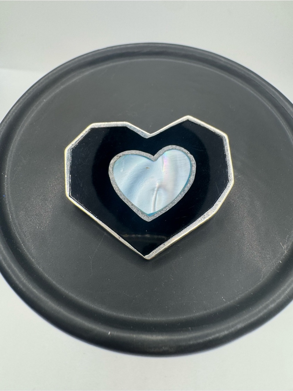 925 Silver Black Heart Pendant with Iridescent Mother-of-Pearl Center